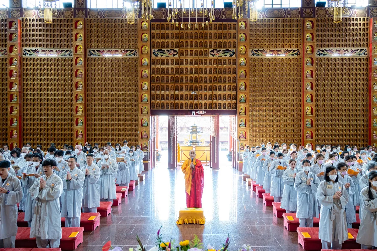 Hsi Lai Temple Holds Eight Precepts Retreat: Practicing the Dharma in Daily Life